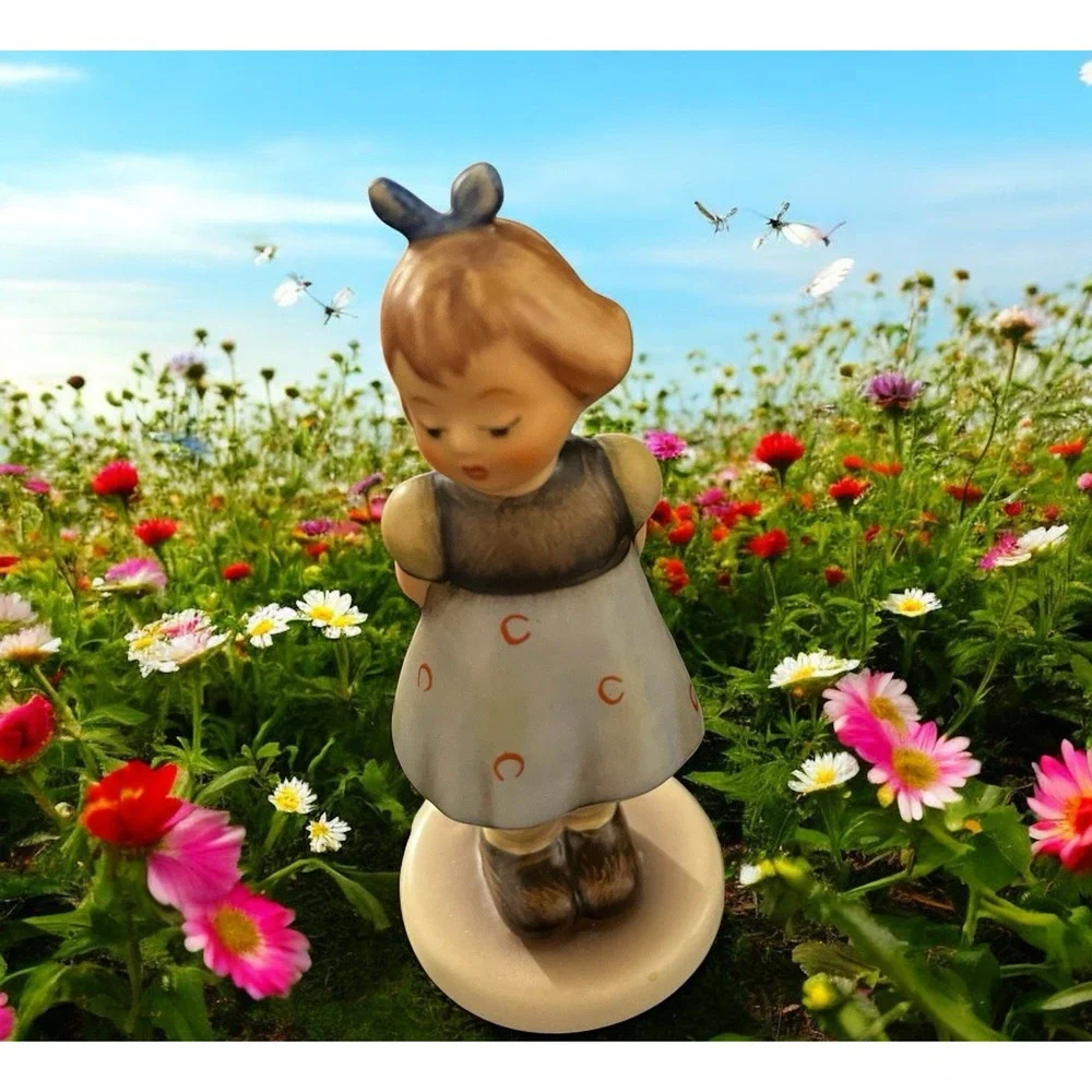 Hummel Goebel 493 Young Girl Figurine Two Hands One‎ Treat 1988 Vintage Decor